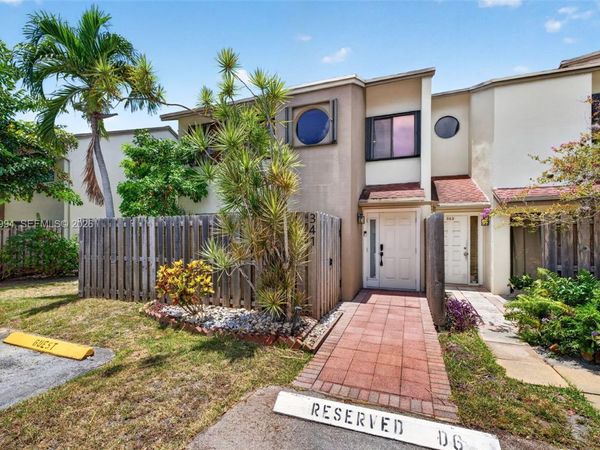 341 City View Dr, Fort Lauderdale, FL 33311