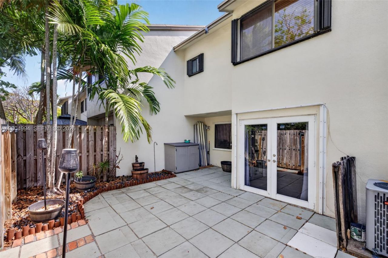 341 City View Dr, Fort Lauderdale, FL 33311 Photo