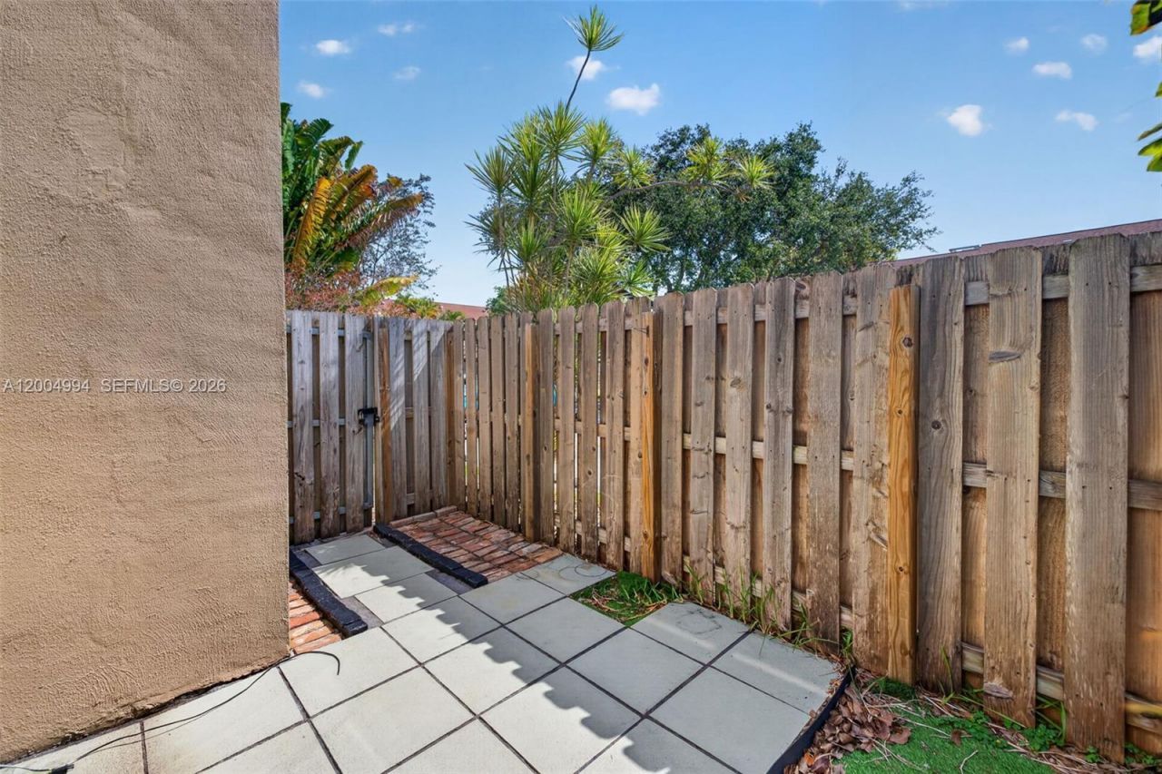 341 City View Dr, Fort Lauderdale, FL 33311 Photo