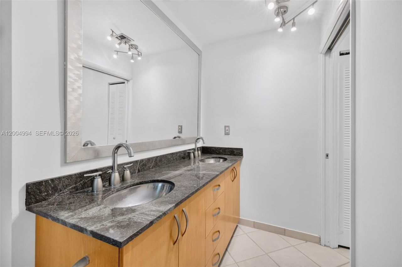341 City View Dr, Fort Lauderdale, FL 33311 Photo