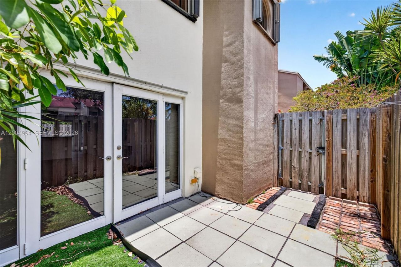 341 City View Dr, Fort Lauderdale, FL 33311 Photo