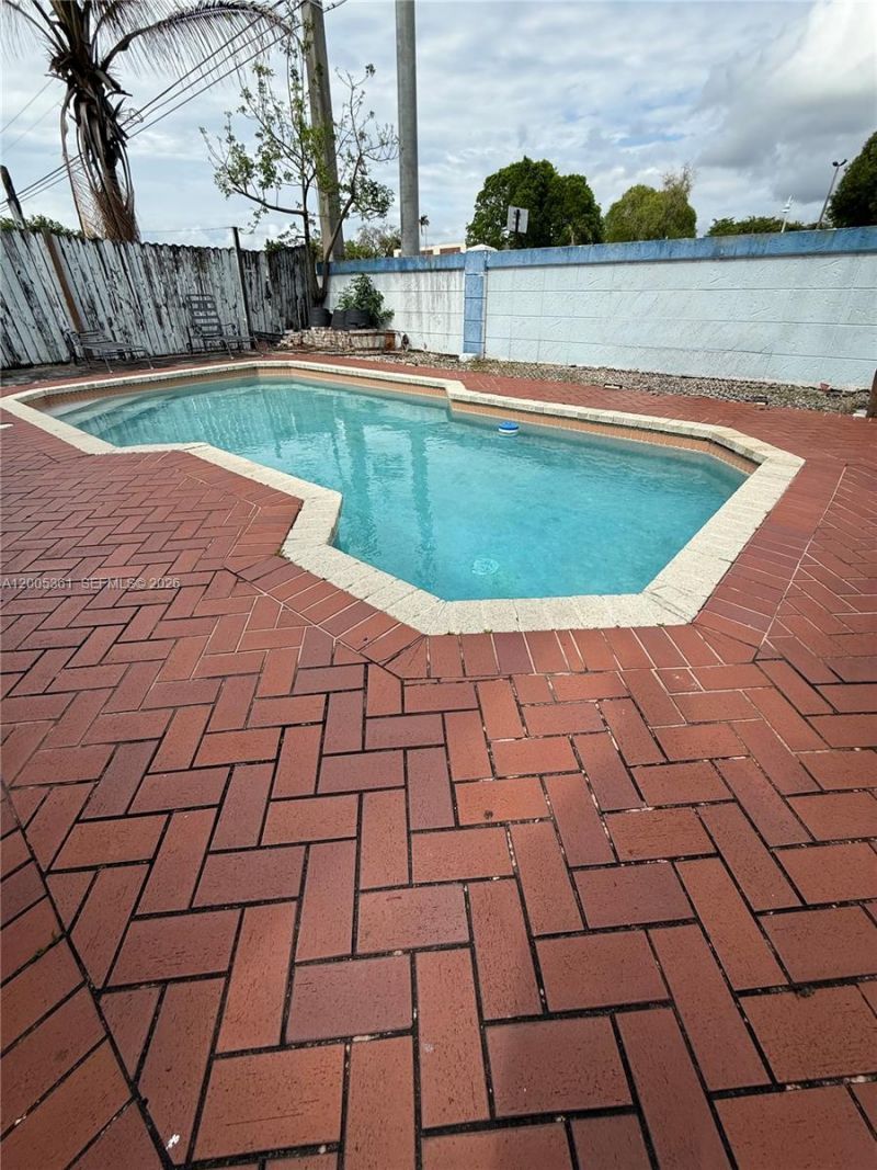 1020 SW 81st Ter, North Lauderdale, FL 33068 Photo