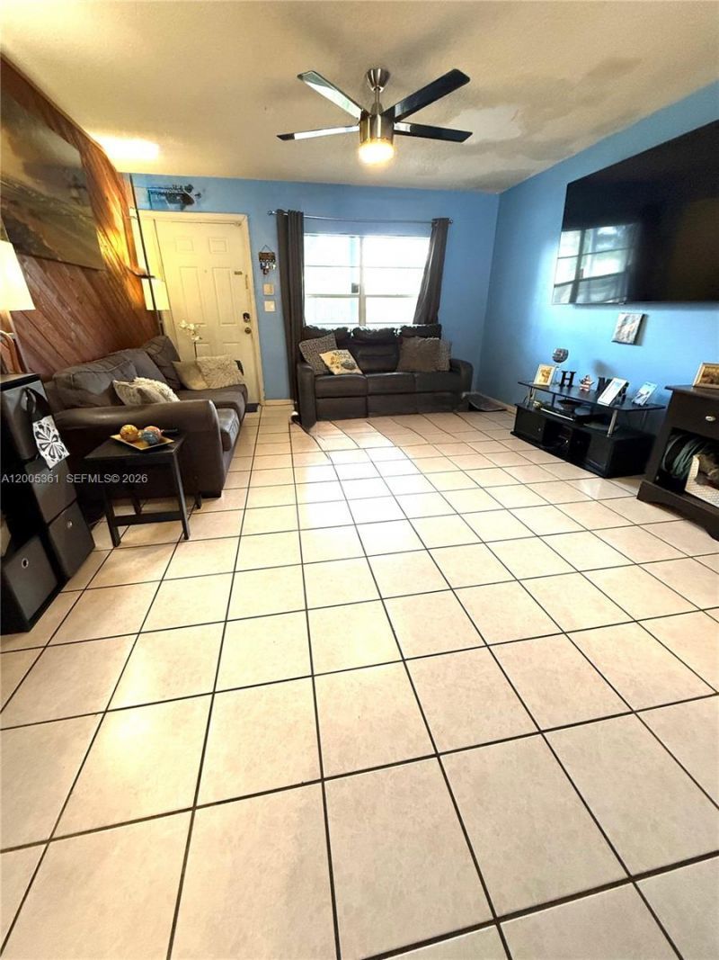 1020 SW 81st Ter, North Lauderdale, FL 33068 Photo
