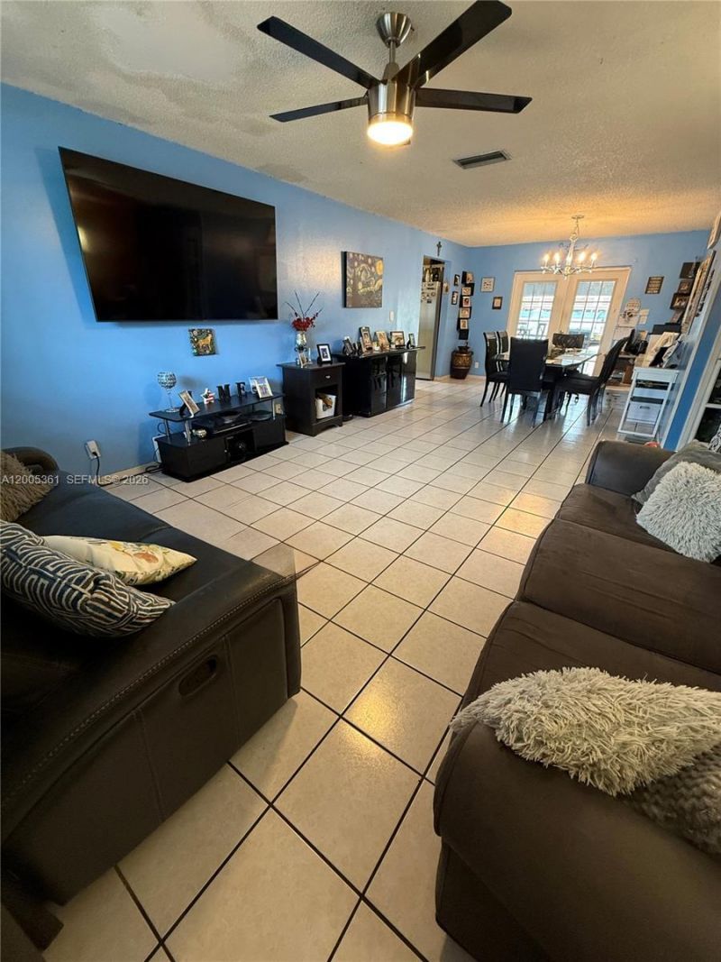 1020 SW 81st Ter, North Lauderdale, FL 33068 Photo