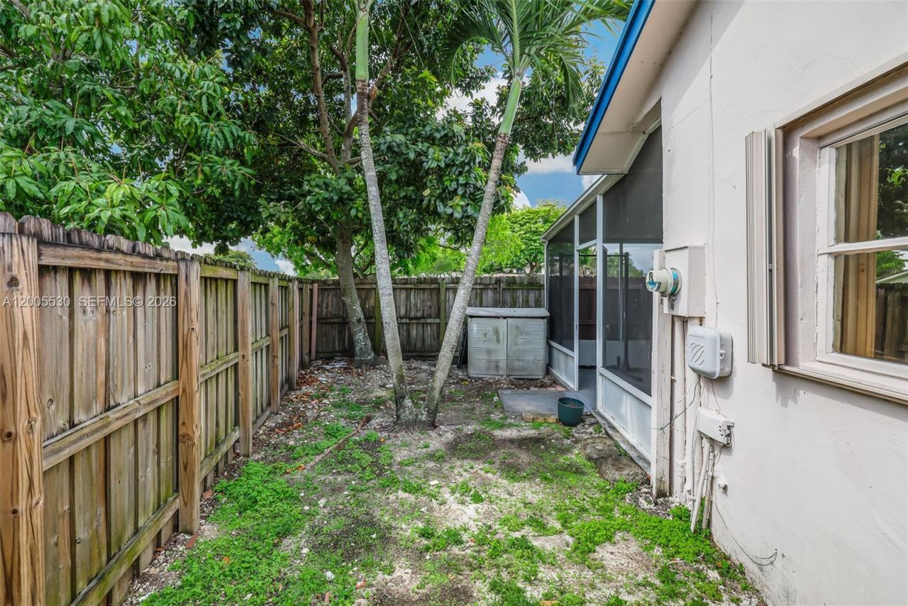 13890 SW 43rd Ter , Miami, FL 33175 Photo