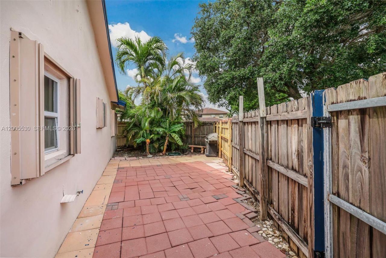 13890 SW 43rd Ter , Miami, FL 33175 Photo