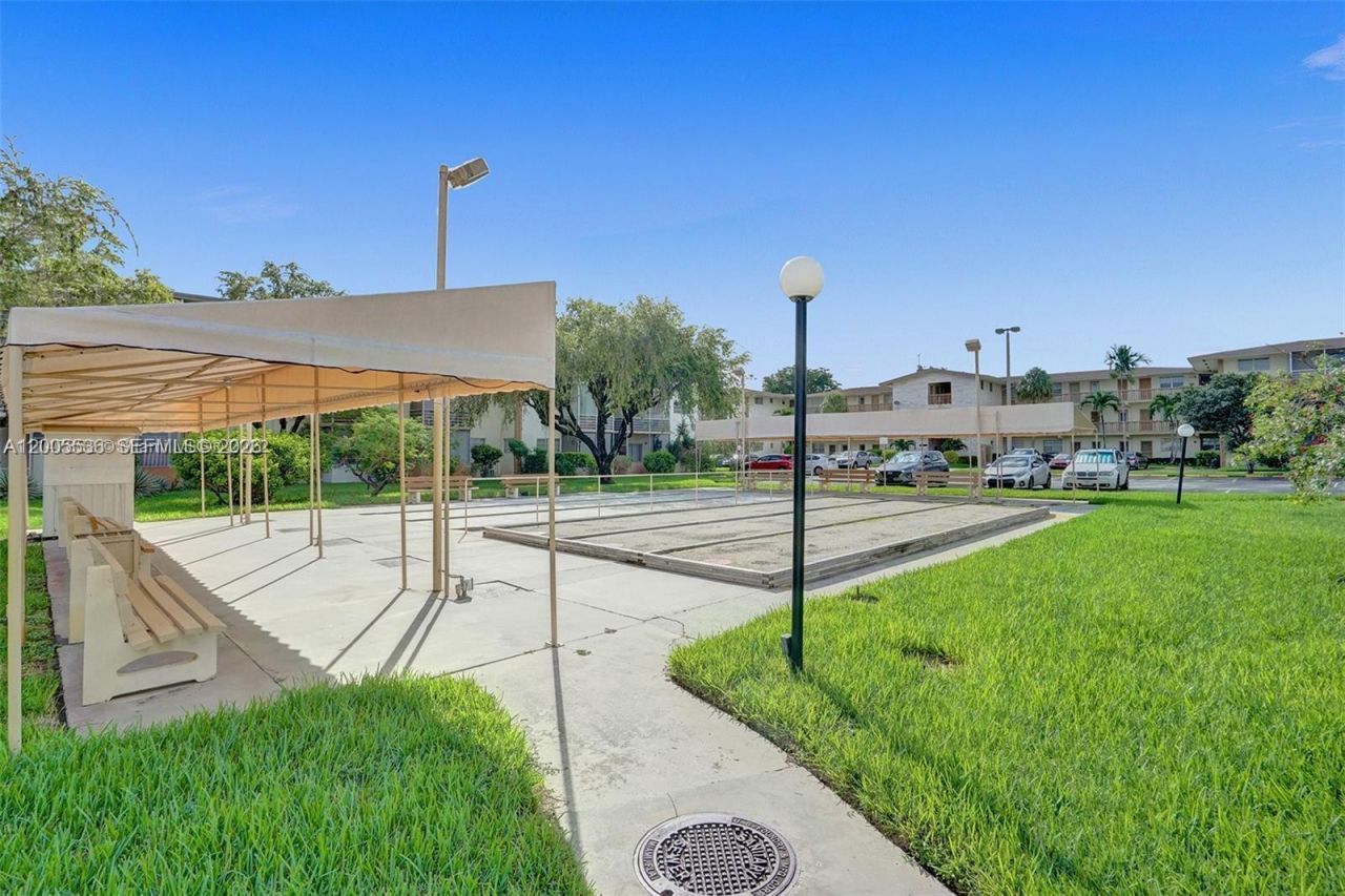 16701 NE 13th Ave , Unit 102, Miami, FL 33162 Photo