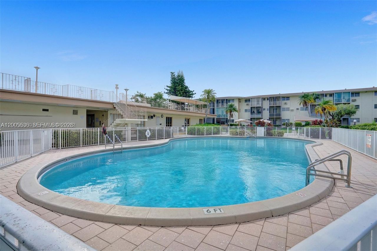 16701 NE 13th Ave , Unit 102, Miami, FL 33162 Photo