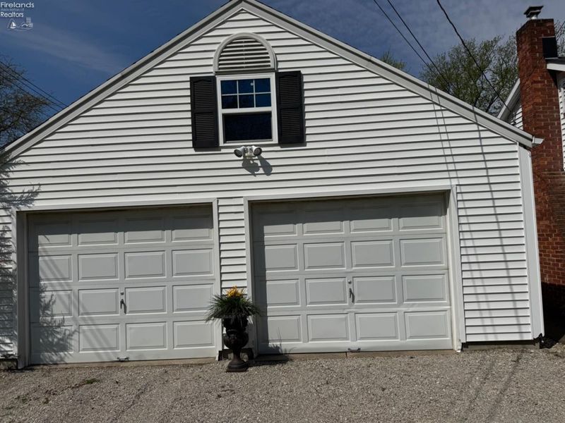 924 Ottawa Drive, Port Clinton, OH 43452 Photo 2