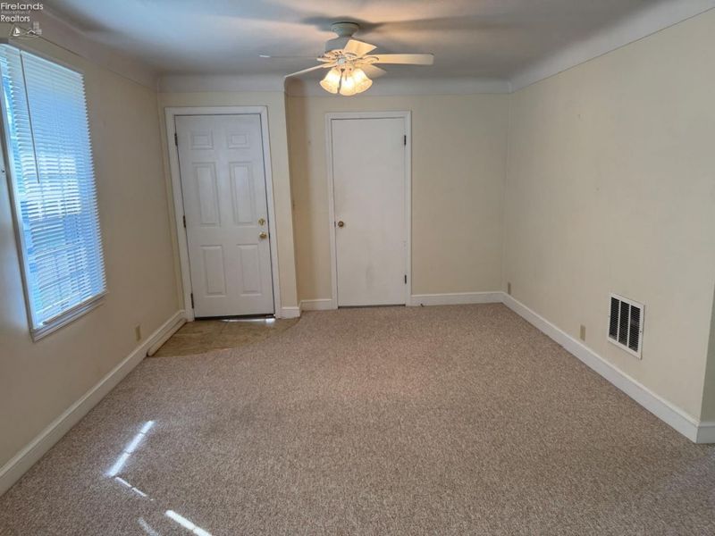 924 Ottawa Drive, Port Clinton, OH 43452 Photo 5