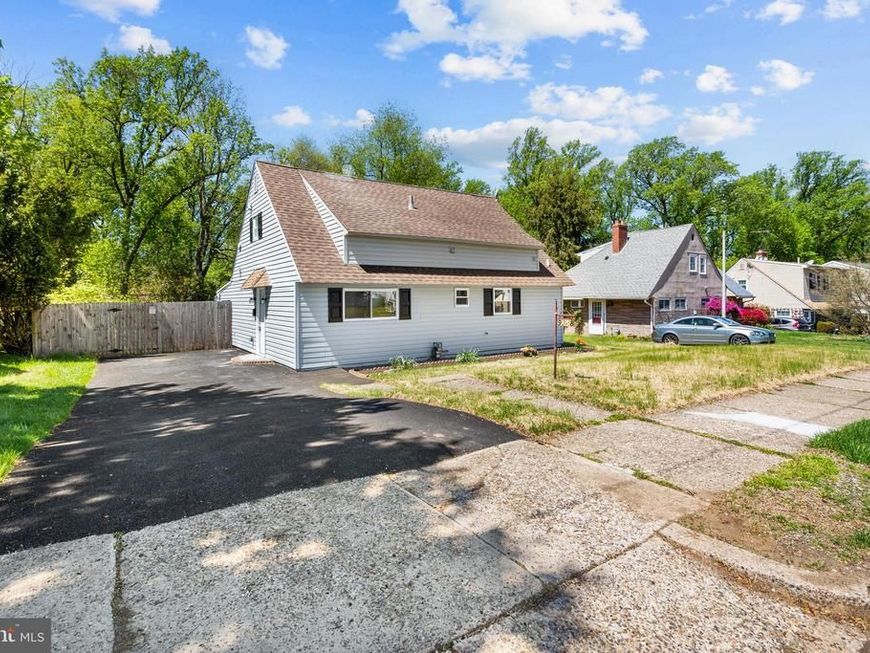 9348 Annapolis Road, Philadelphia, PA 19114 Main Photo