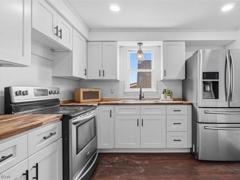 45 Walter Street, Campbell, OH 44405 Photo 2