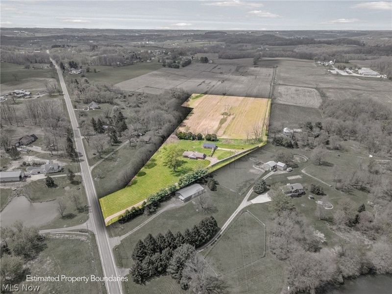 14177 Millersburg Road SW, Navarre, OH 44662 Photo 3