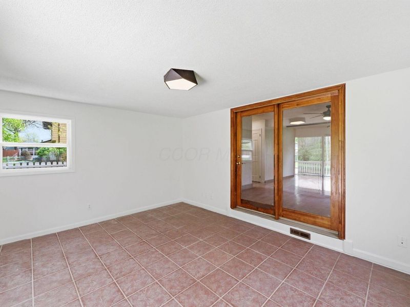 1150 Chanteloup Drive, Marion, OH 43302 Photo 11