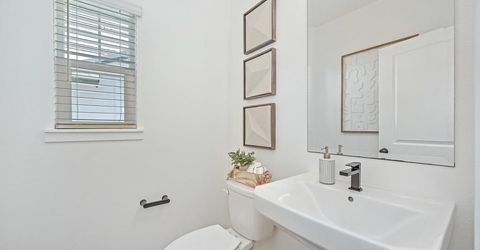 2370 Macanudo Walk Ave, Sacramento, CA 95818 Photo