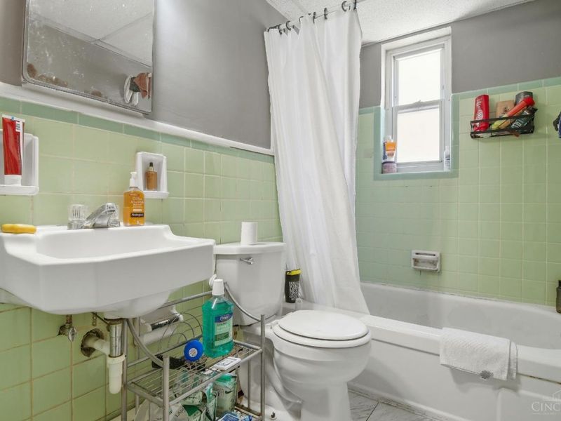 2525 Flanigan Court, Cincinnati, OH 45239 Photo 12