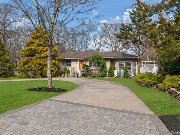 26 Bittersweet Avenue , Hampton Bays, NY 11946