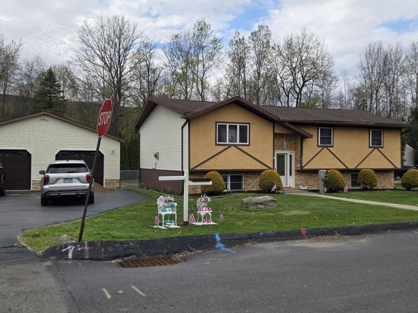 1001 Hill Street , Mayfield, PA 18433