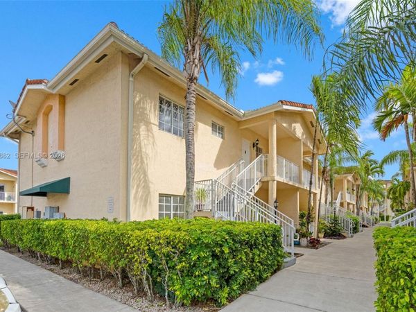 6962 NW 179th St, Unit 201, Hialeah, FL 33015
