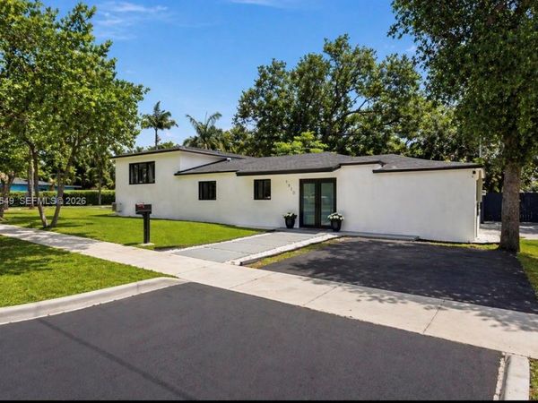 1810 NE 161st St, North Miami Beach, FL 33162