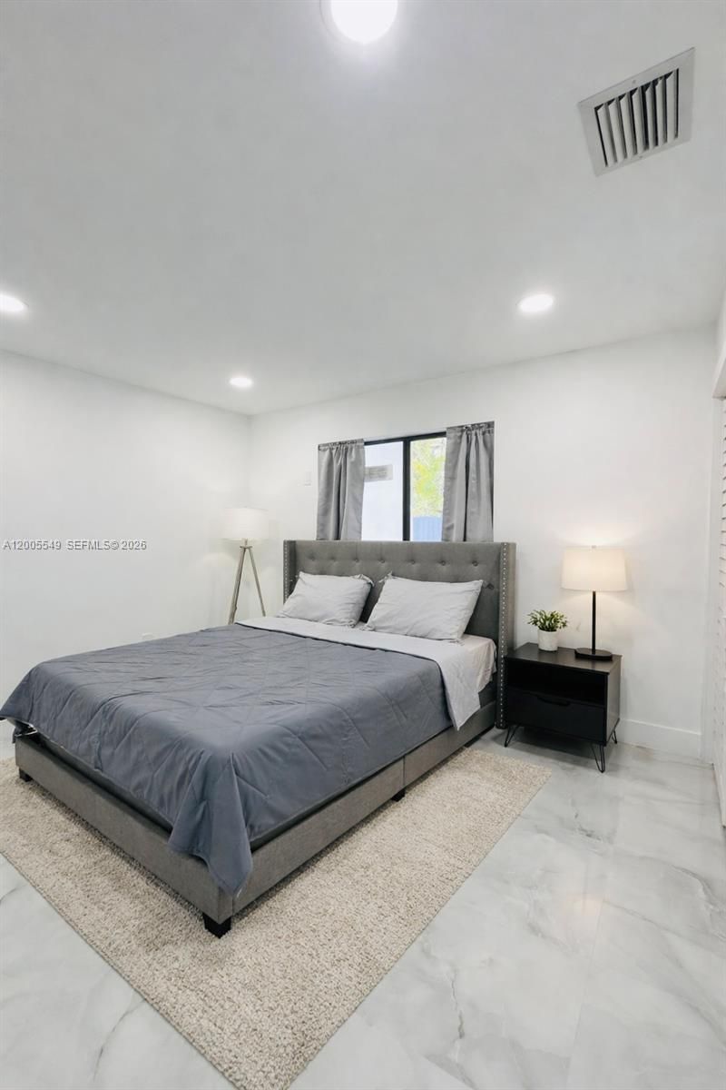 1810 NE 161st St, North Miami Beach, FL 33162 Photo