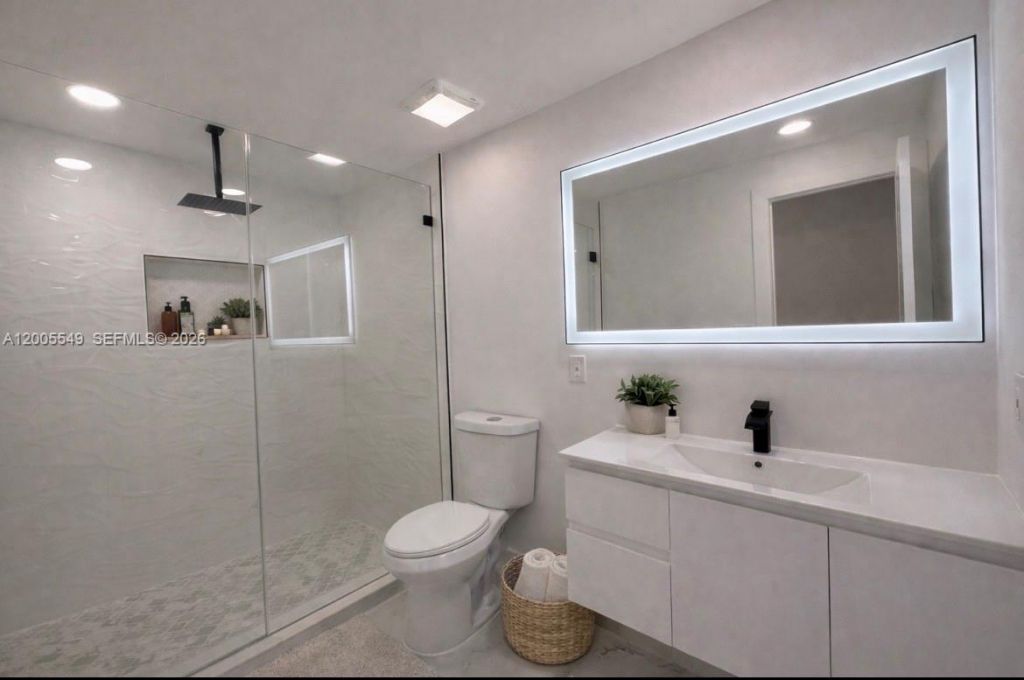1810 NE 161st St, North Miami Beach, FL 33162 Photo