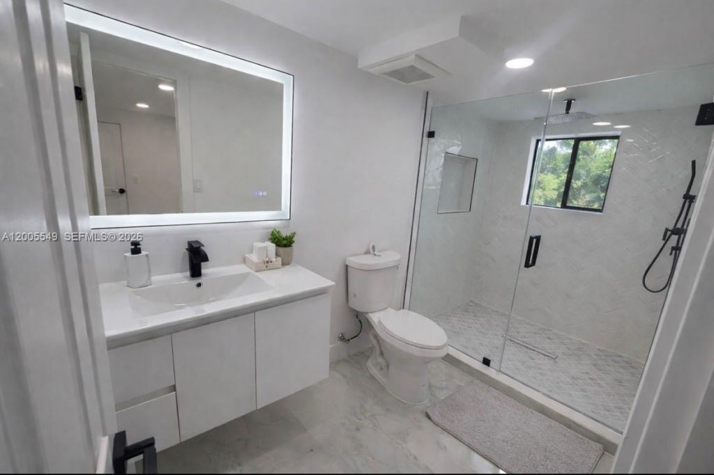 1810 NE 161st St, North Miami Beach, FL 33162 Photo