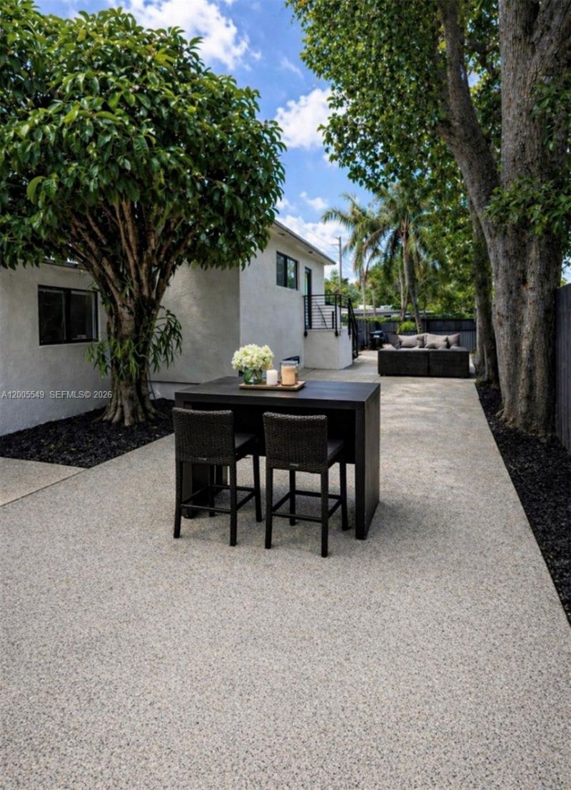 1810 NE 161st St, North Miami Beach, FL 33162 Photo