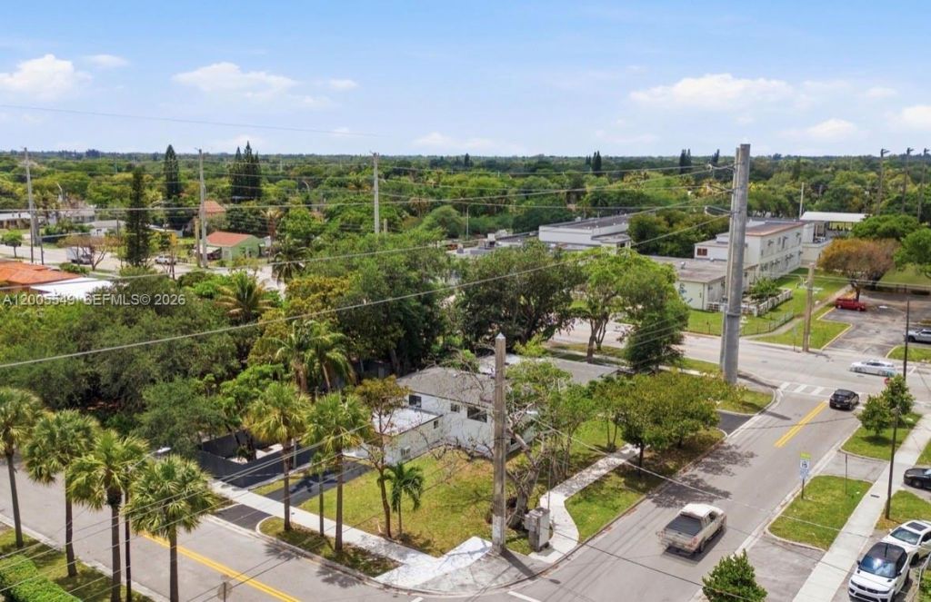 1810 NE 161st St, North Miami Beach, FL 33162 Photo