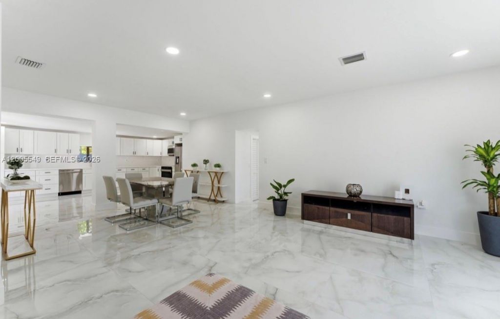 1810 NE 161st St, North Miami Beach, FL 33162 Photo
