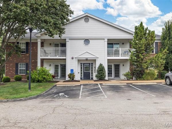 905 Hanna Place Court, Unit A, Manchester, MO 63021