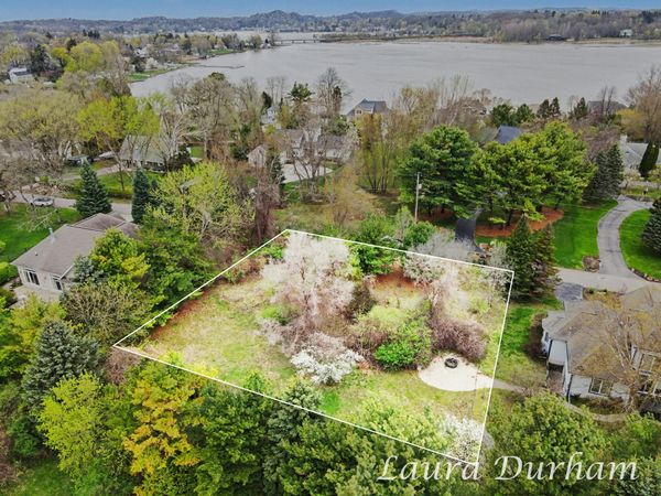 289 Crest, Douglas, MI 49406