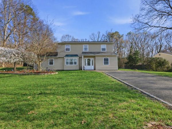 4 Howard Street , Selden, NY 11784