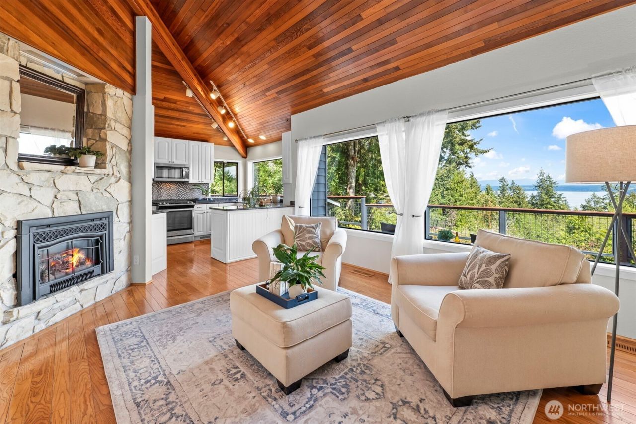 14581 NW Honeyhill Loop , Seabeck, WA 98380