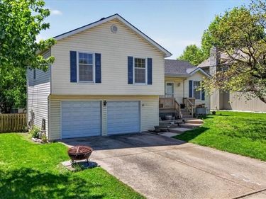 17 NW 102nd Terrace, Kansas City, MO 64155