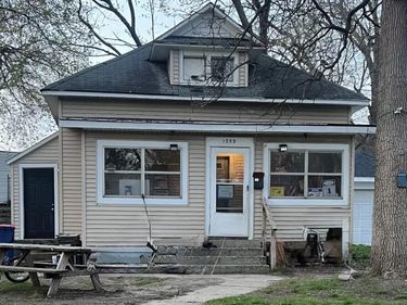 1059 Sherman Street SE, Grand Rapids, MI 49506