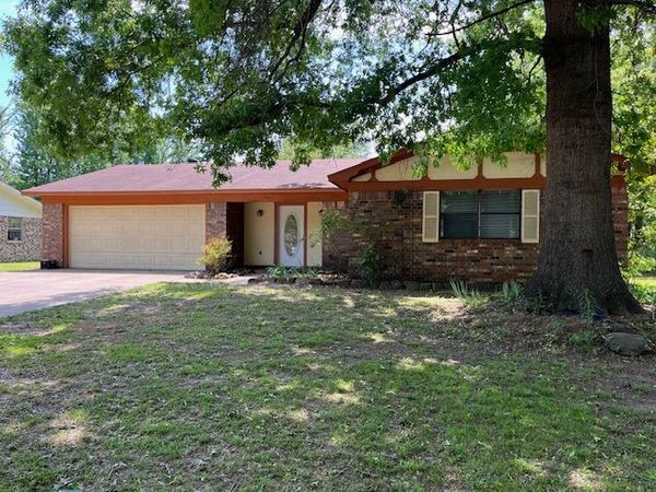 2106 E 15th Street , Russellville, AR 72802