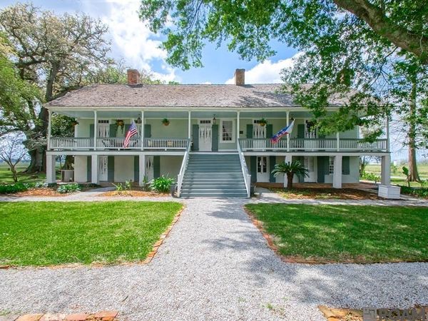 6847 False River Rd, Oscar, LA 70762