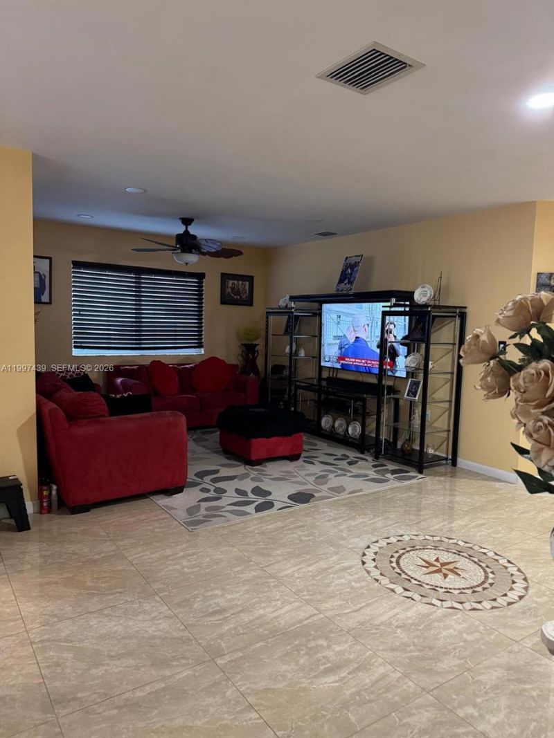 2720 NW 11th St, Fort Lauderdale, FL 33311 Photo