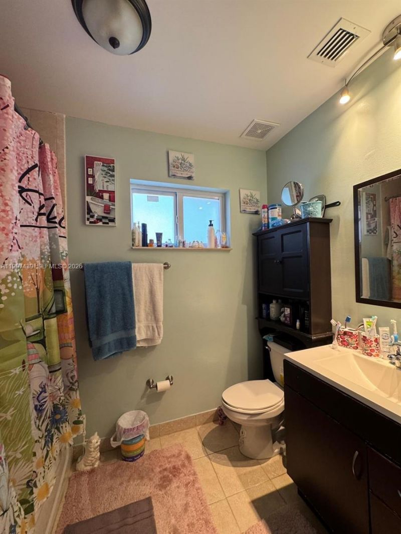 2720 NW 11th St, Fort Lauderdale, FL 33311 Photo