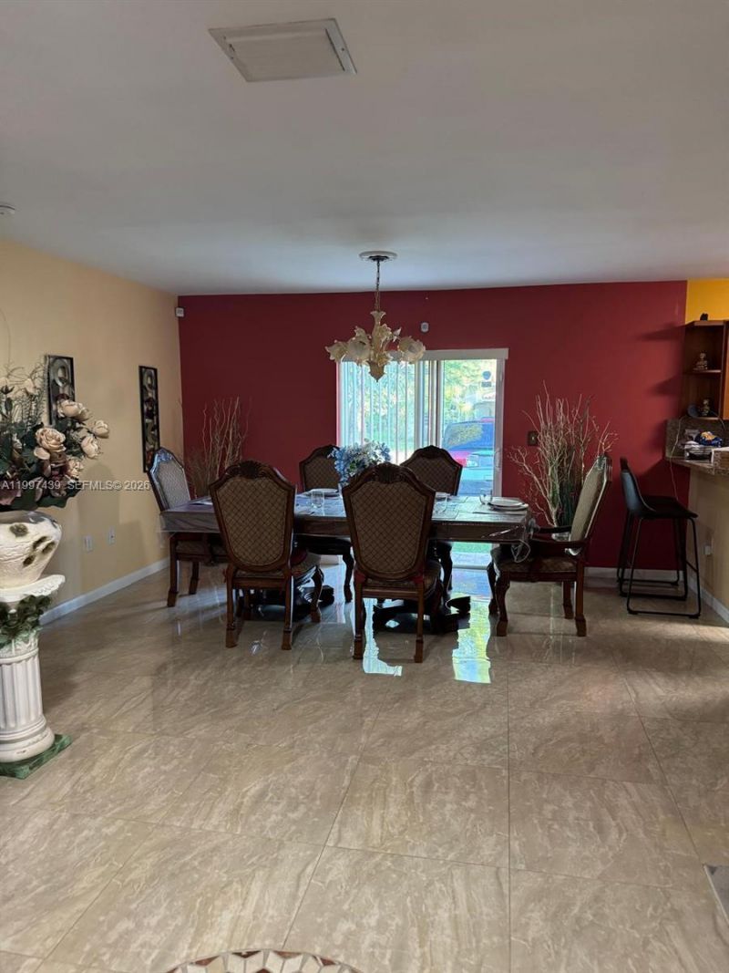 2720 NW 11th St, Fort Lauderdale, FL 33311 Photo