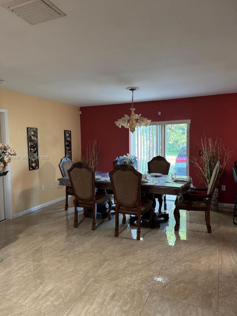 2720 NW 11th St, Fort Lauderdale, FL 33311 Photo