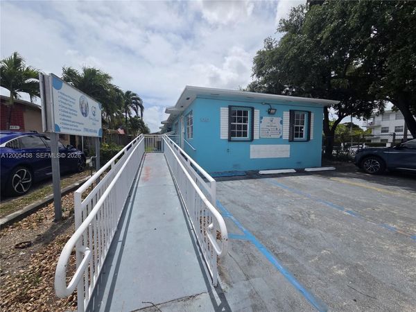 3080 W Flagler St , Miami, FL 33135