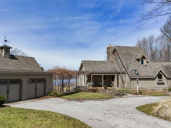 470 Donnybrook Road S, Suttons Bay, MI 49682