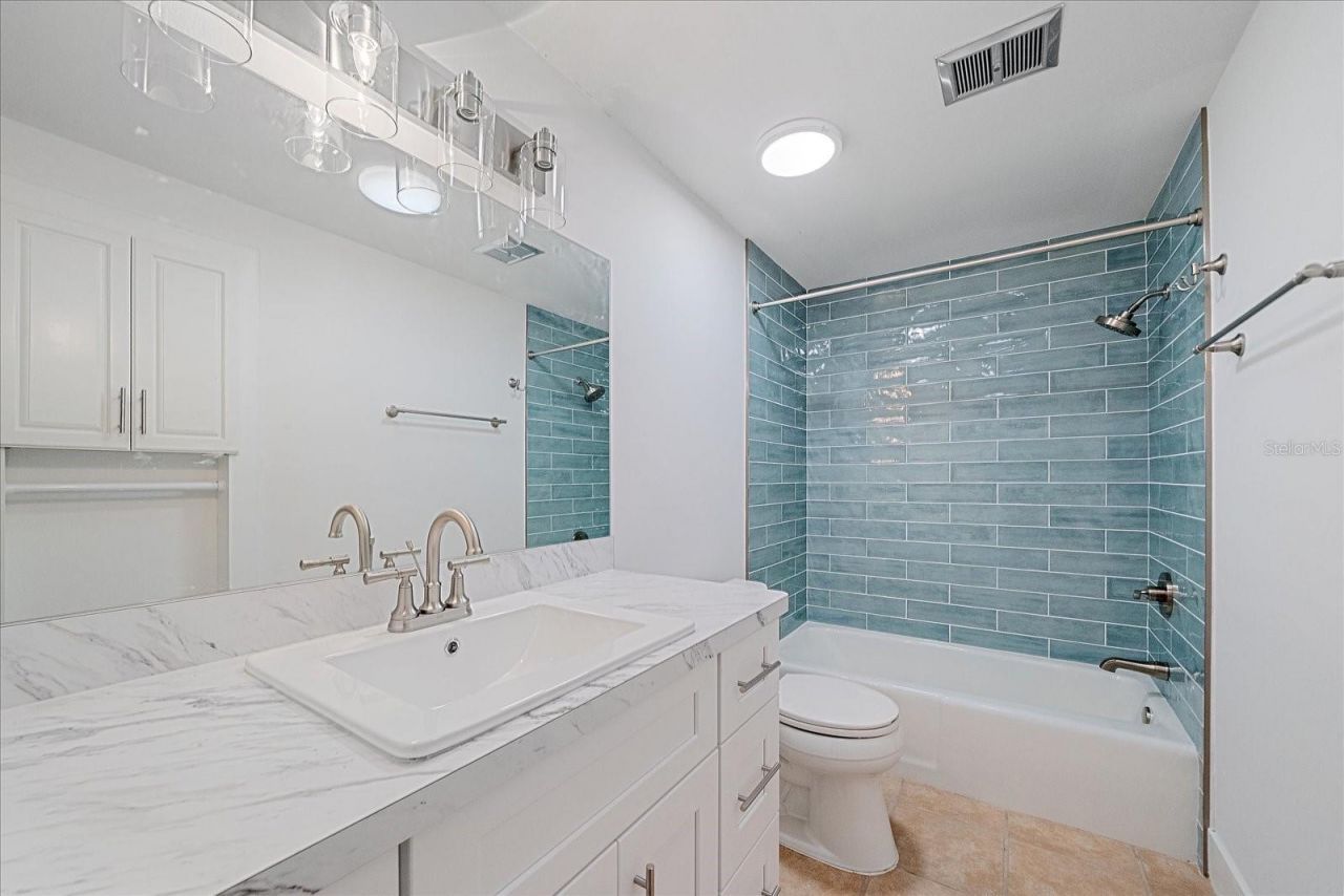 597 Spanish Drive N, Unit 12, Longboat Key, FL 34228 Photo