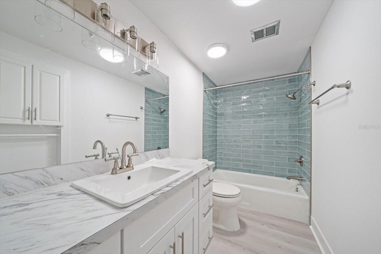 597 Spanish Drive N, Unit 12, Longboat Key, FL 34228 Photo