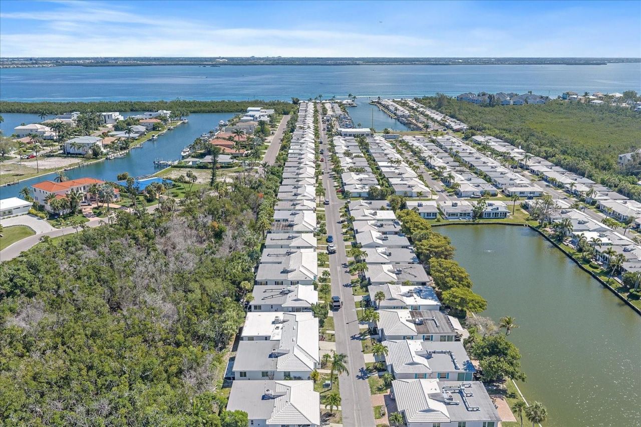 597 Spanish Drive N, Unit 12, Longboat Key, FL 34228 Photo
