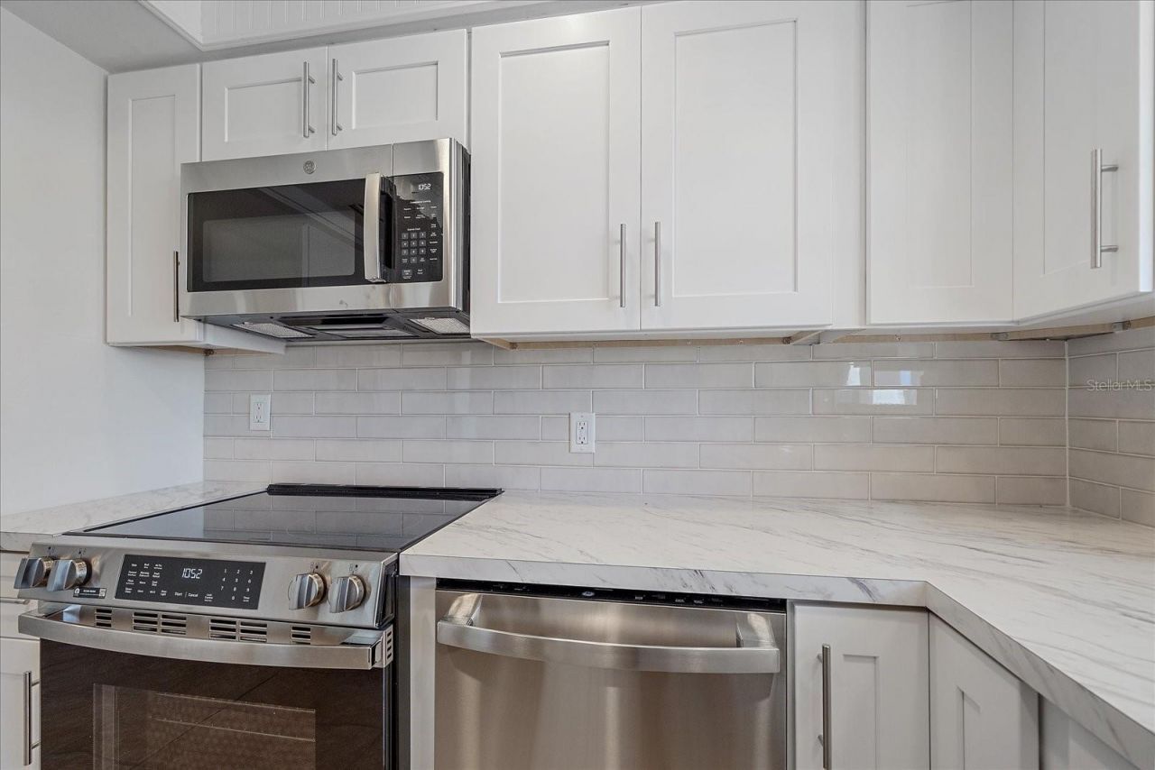 597 Spanish Drive N, Unit 12, Longboat Key, FL 34228 Photo