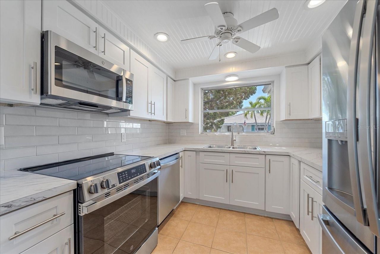 597 Spanish Drive N, Unit 12, Longboat Key, FL 34228 Photo