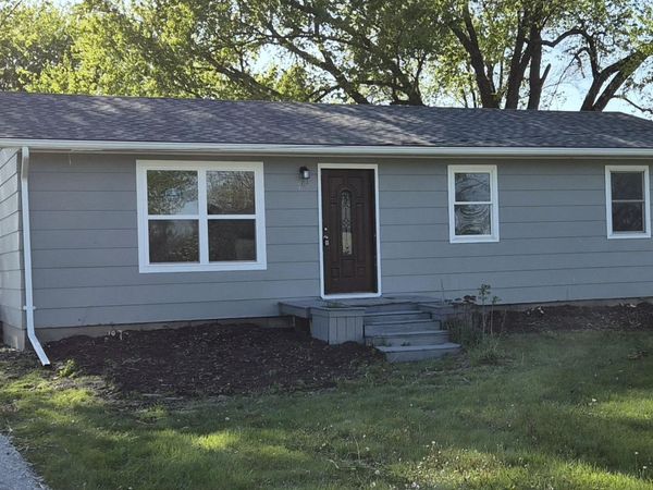 701 N 1St Street, Mystic, IA 52574